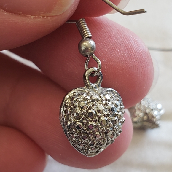 Silver heart earrings - Picture 2 of 2